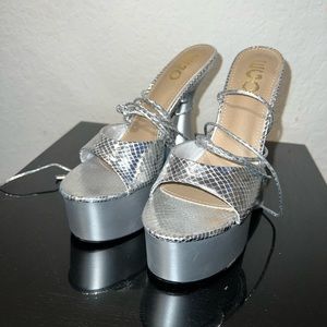 Silver platform hells